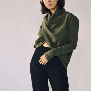 Ursa Minor tabard convertible cardigan in olive